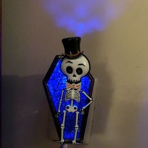 Bath & body works 2018 rare skeleton coffin Halloween wallflower